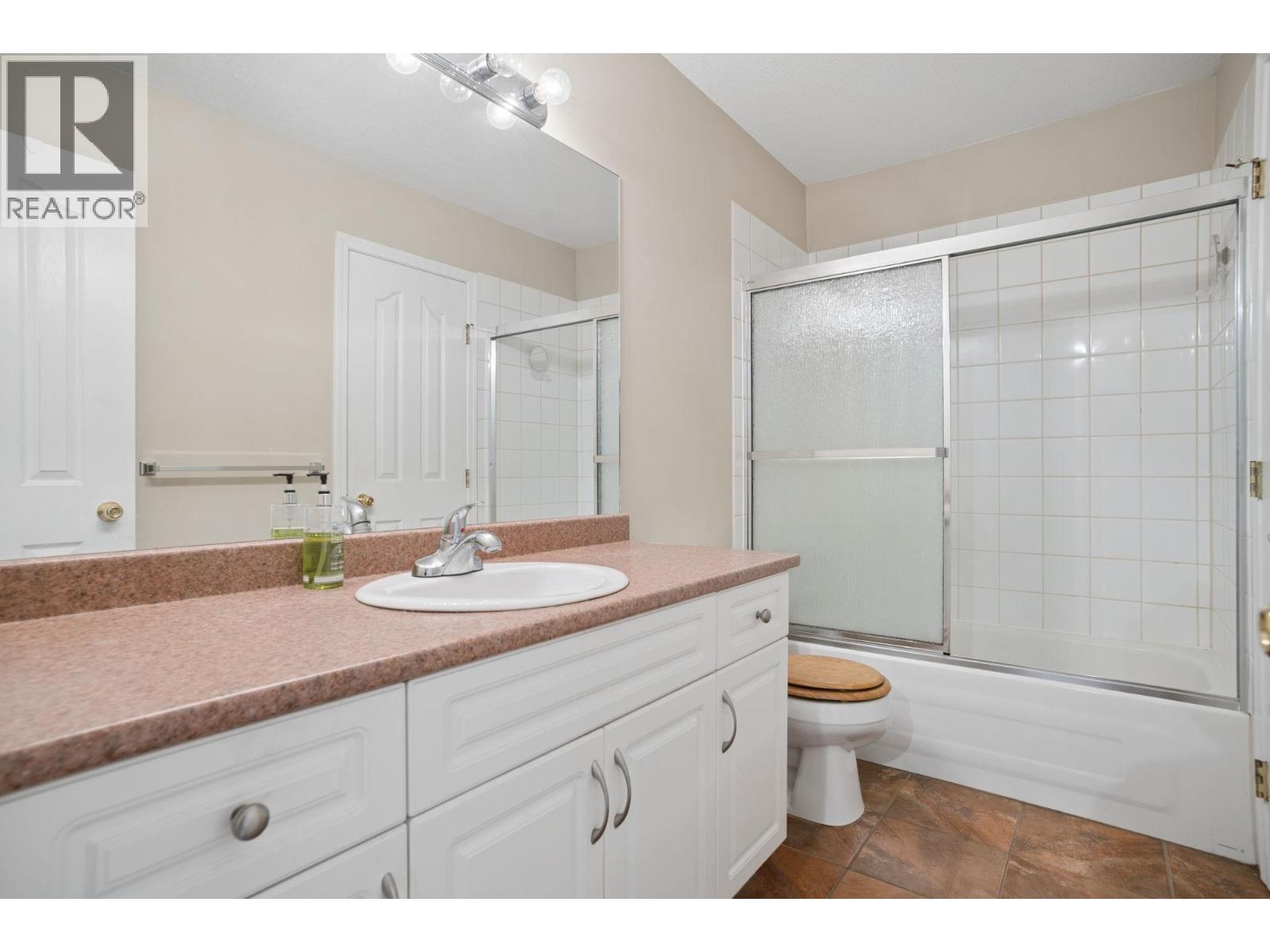 4 3051 Springfield Drive Property Photo 25