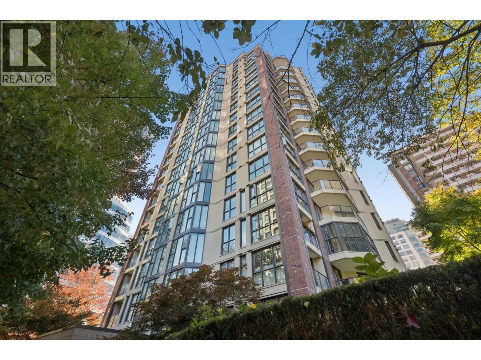 1403 1010 Burnaby Street Property Photo 2