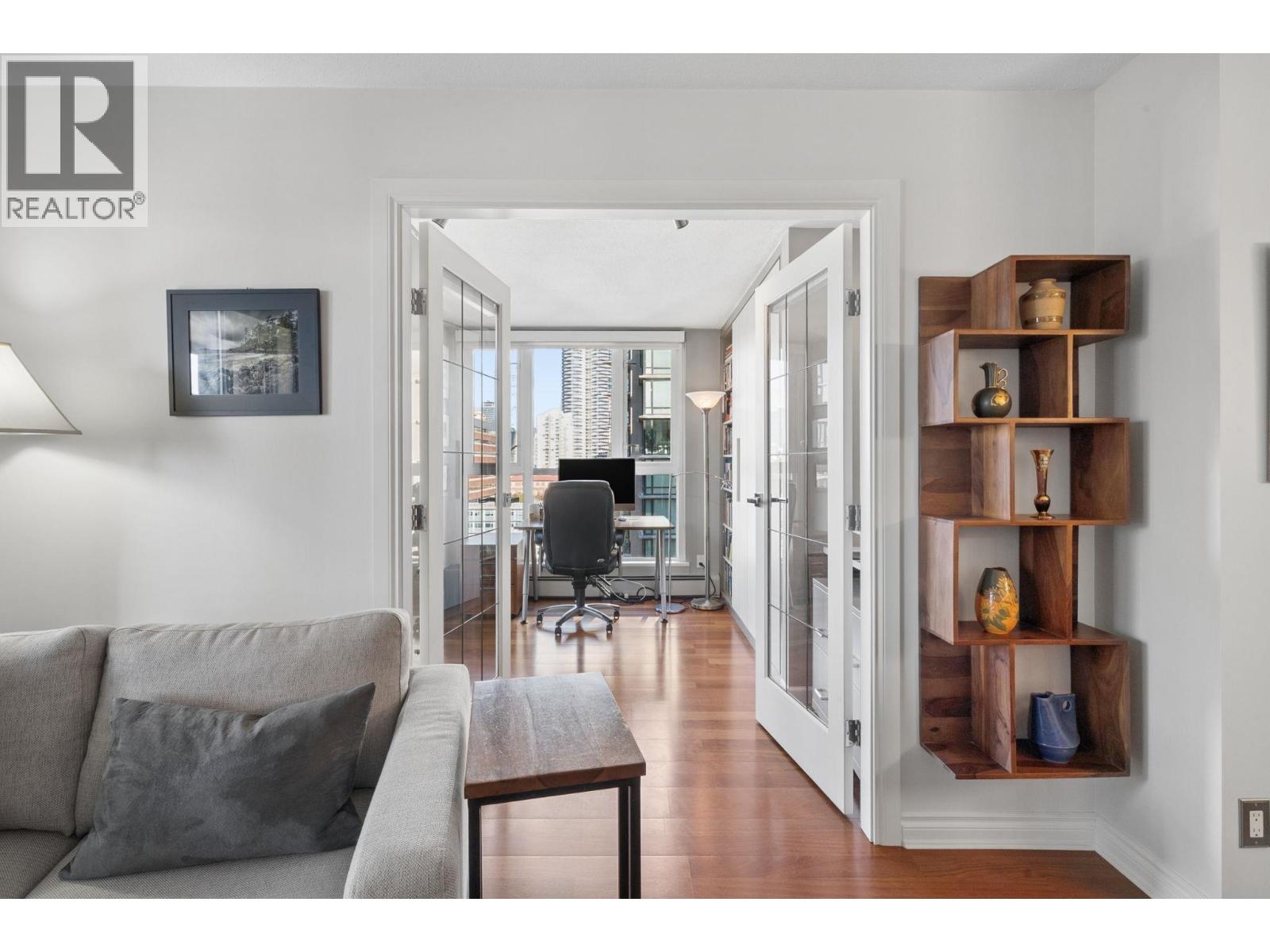 1403 1010 Burnaby Street Property Photo 13