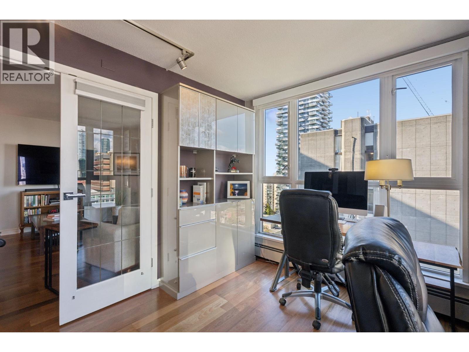 1403 1010 Burnaby Street Property Photo 15