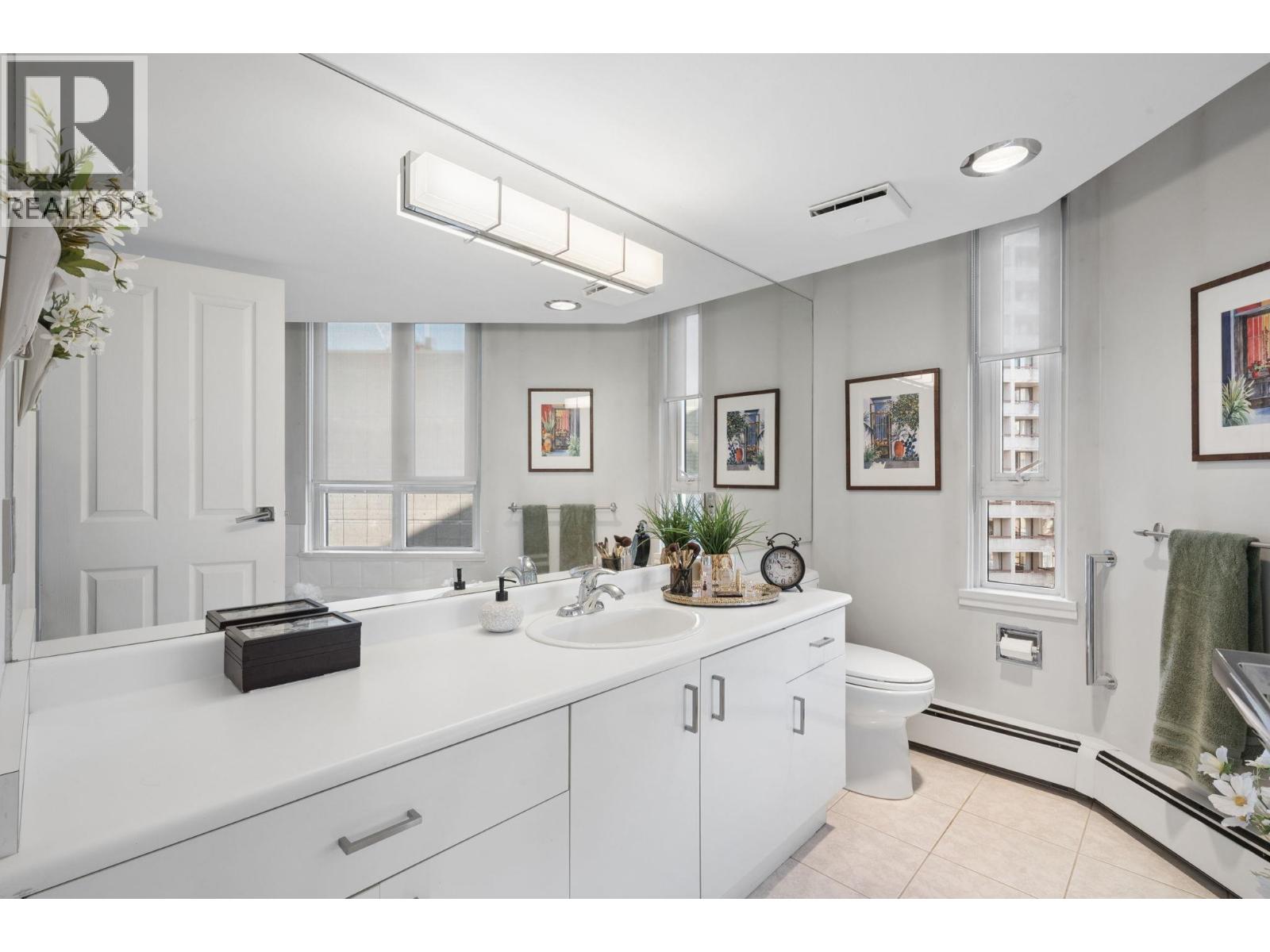 1403 1010 Burnaby Street Property Photo 18