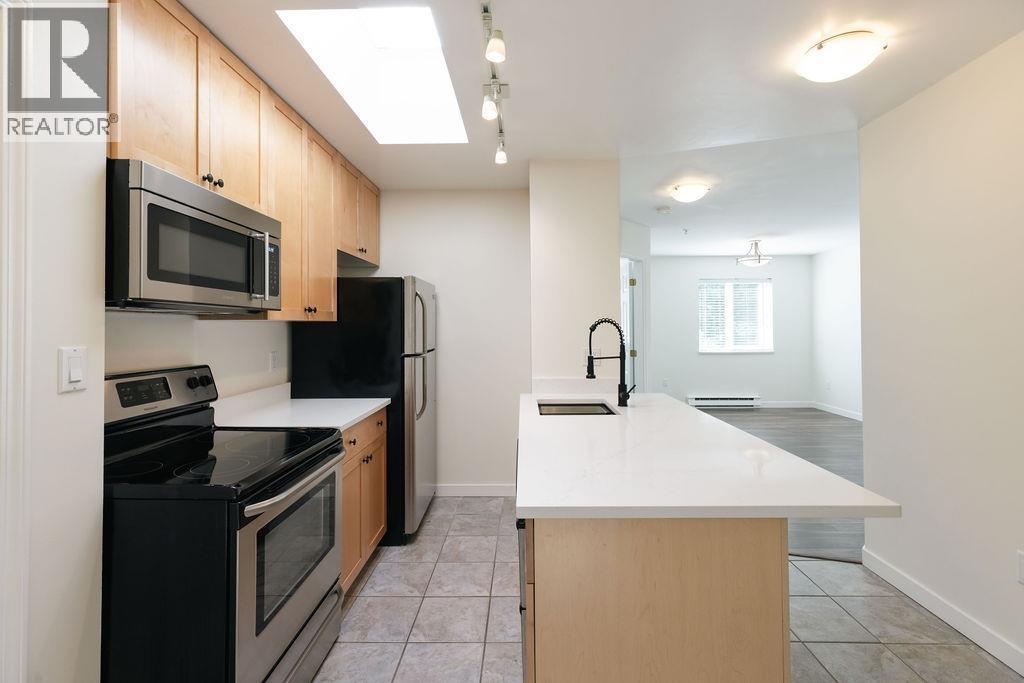 B307 40120 Willow Crescent Property Photo 2