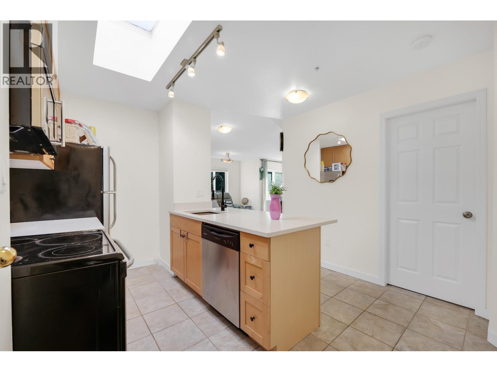 B307 40120 Willow Crescent Property Photo 9