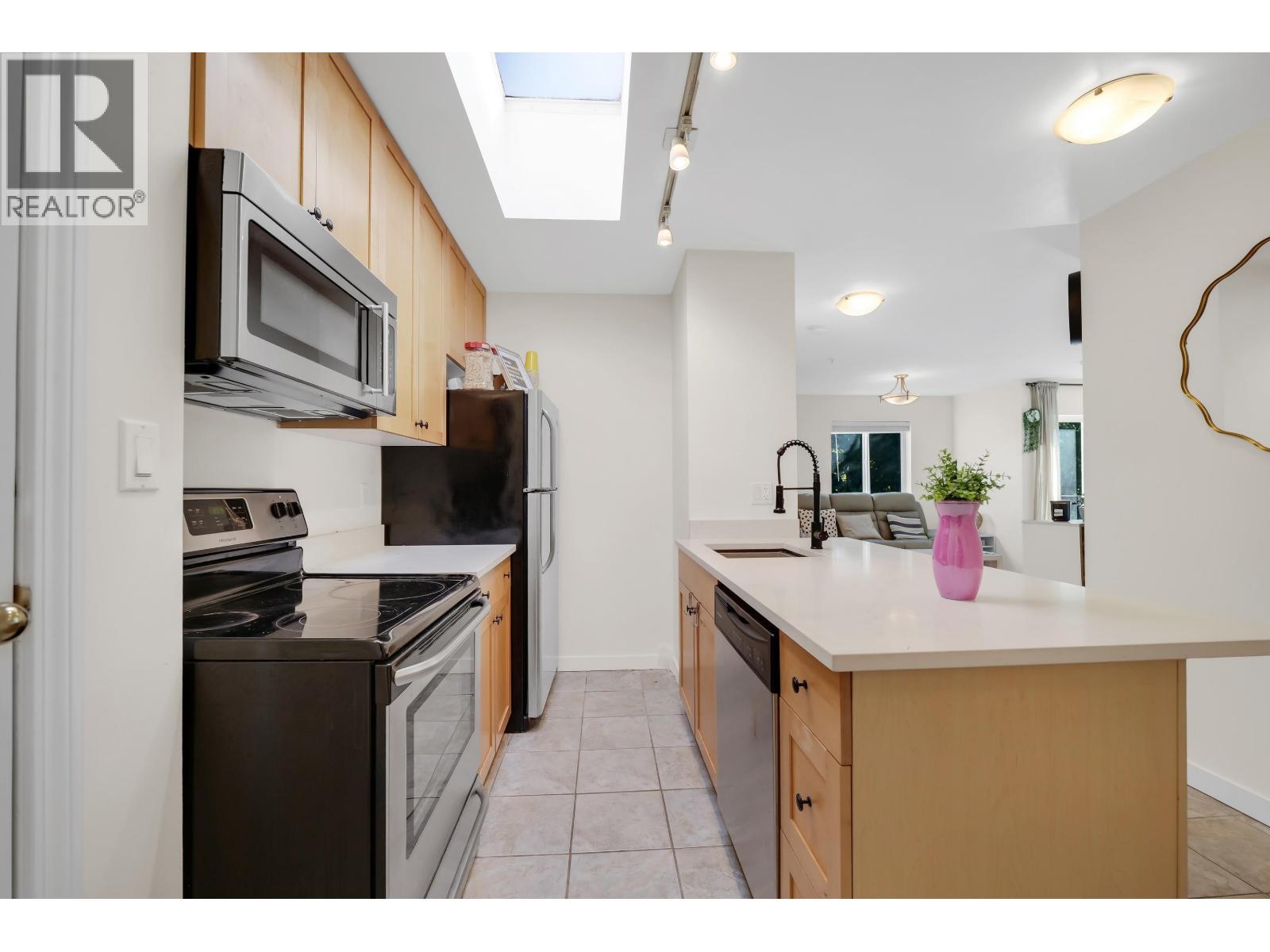 B307 40120 Willow Crescent Property Photo 10
