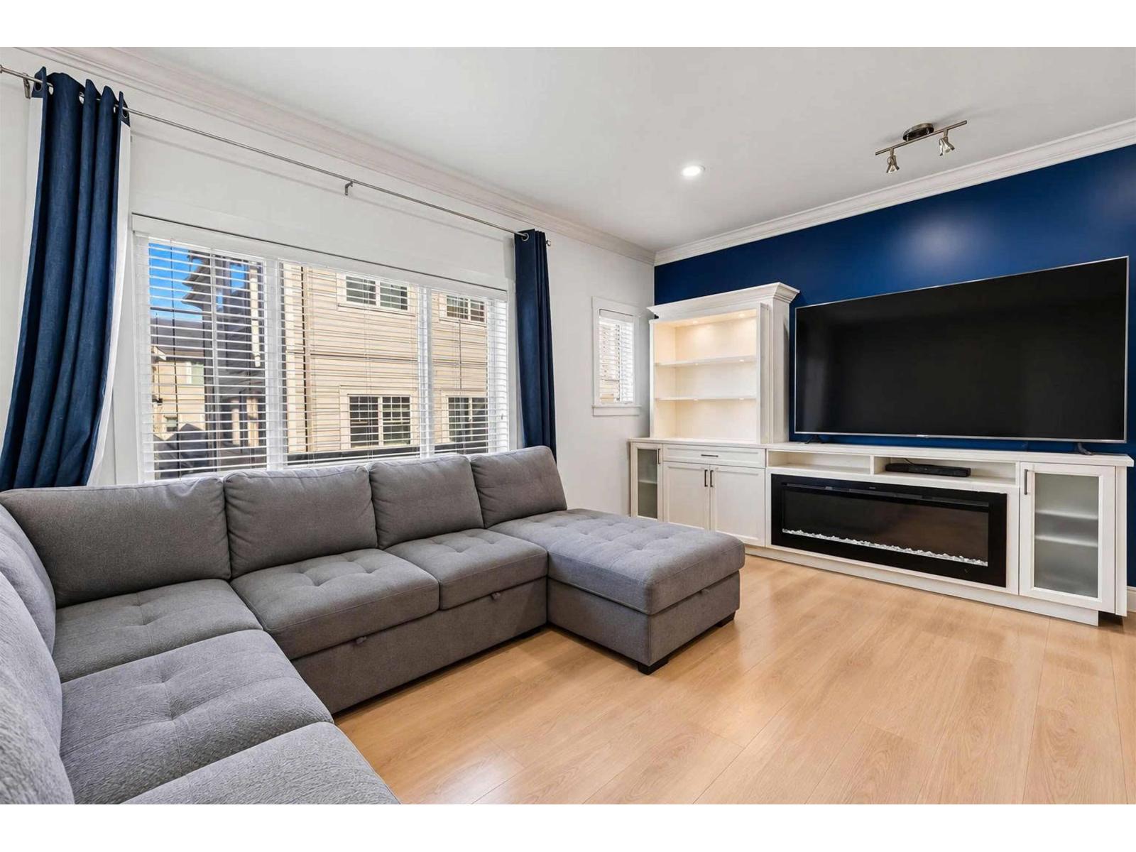 18 19097 64 Avenue Property Photo 8