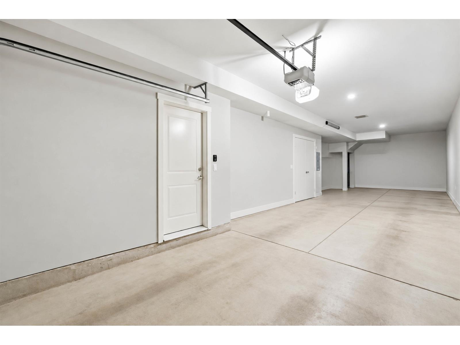 18 19097 64 Avenue Property Photo 24