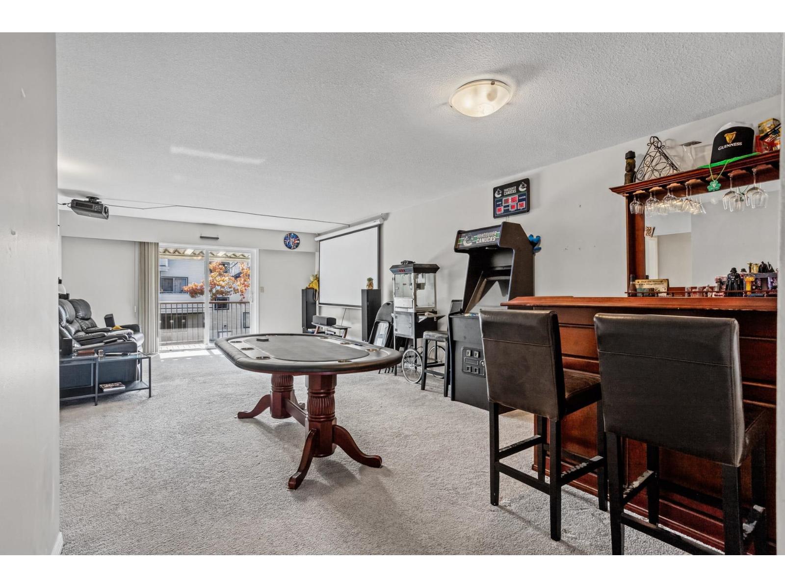 46 6467 197 Street Property Photo 3