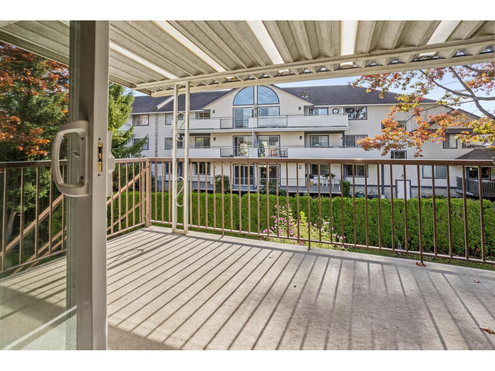 46 6467 197 Street Property Photo 6