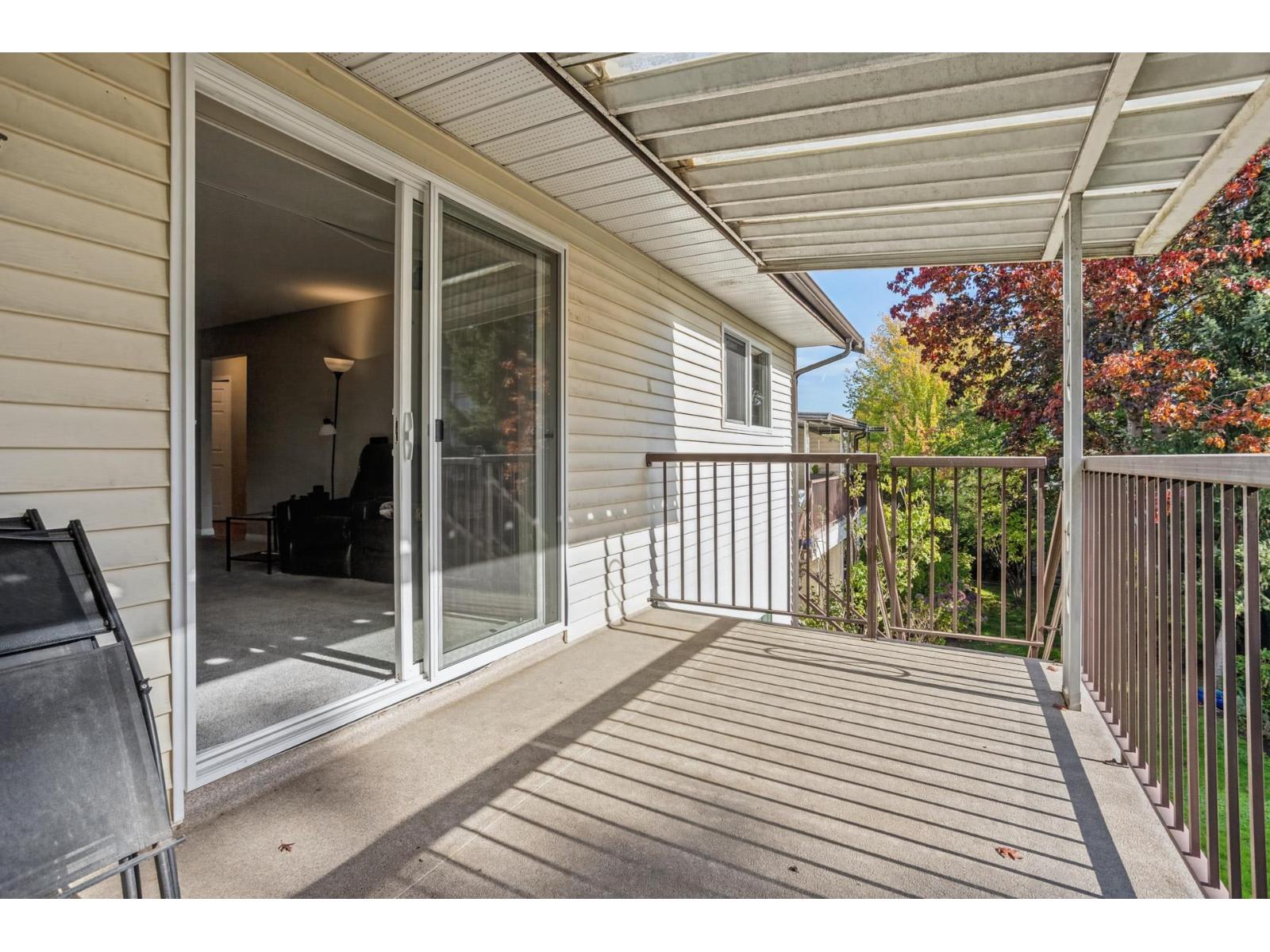 46 6467 197 Street Property Photo 7
