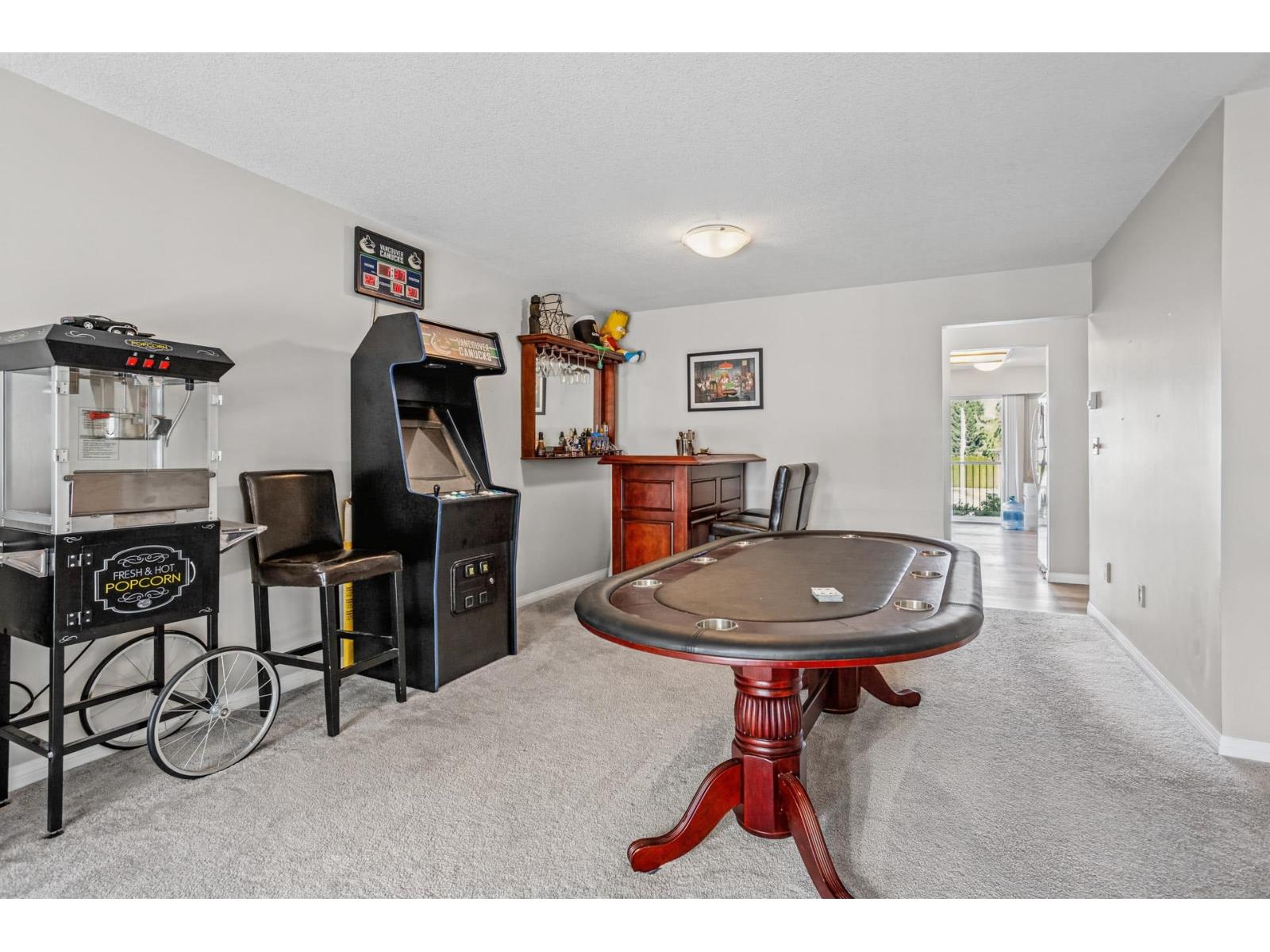 46 6467 197 Street Property Photo 10