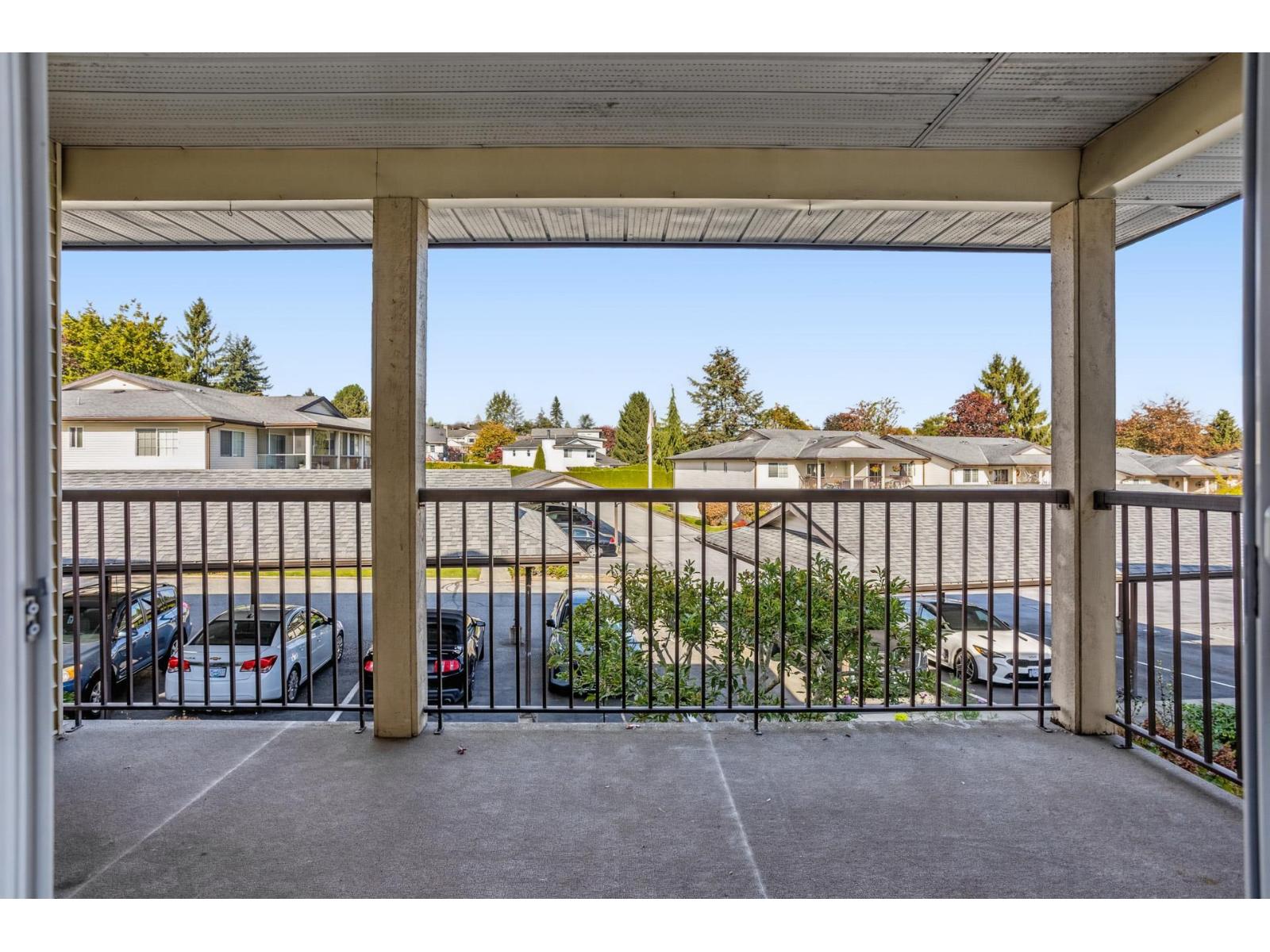 46 6467 197 Street Property Photo 15