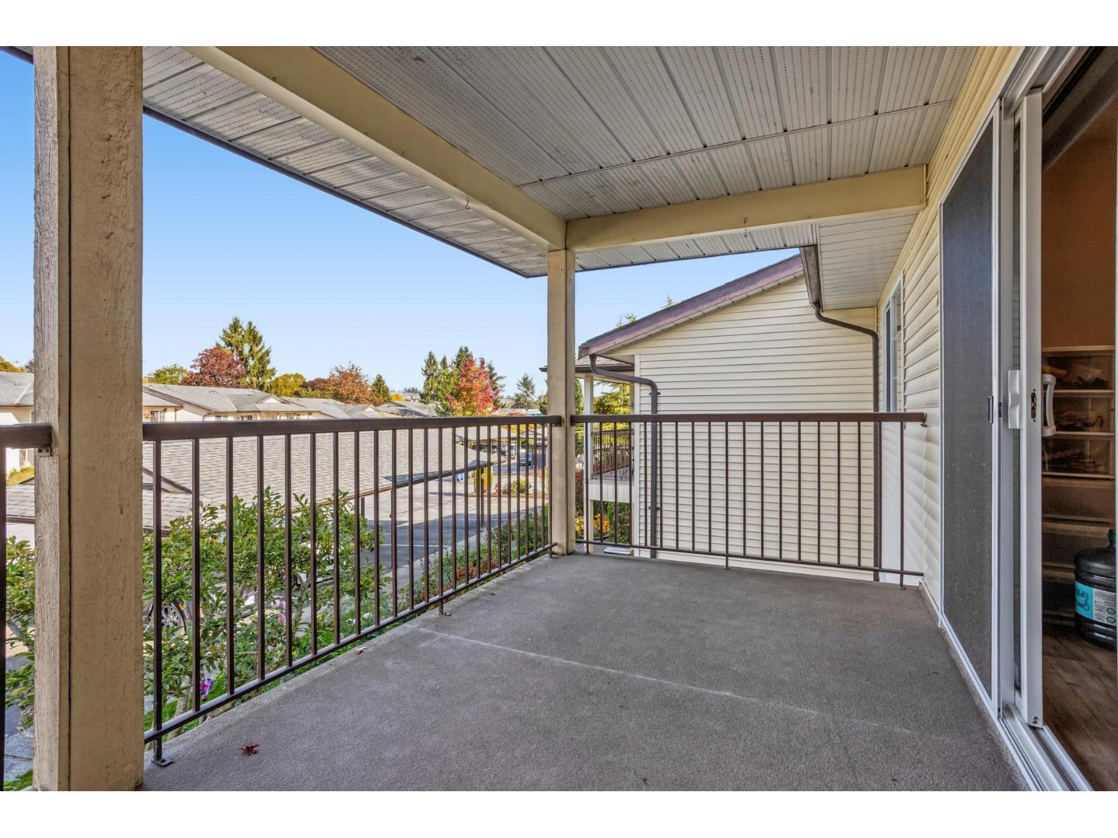 46 6467 197 Street Property Photo 16