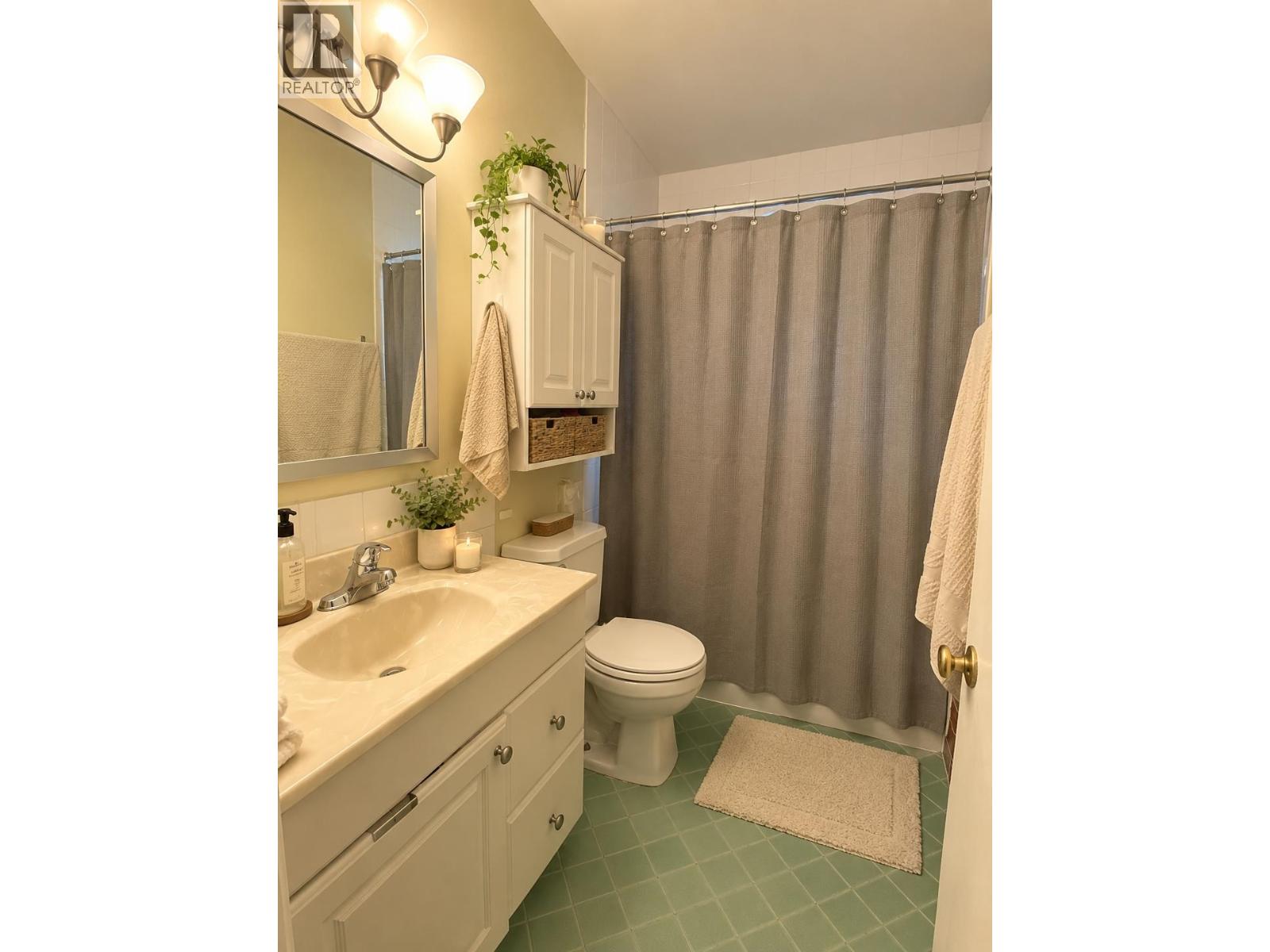 4676 Commercial Street Property Photo 6