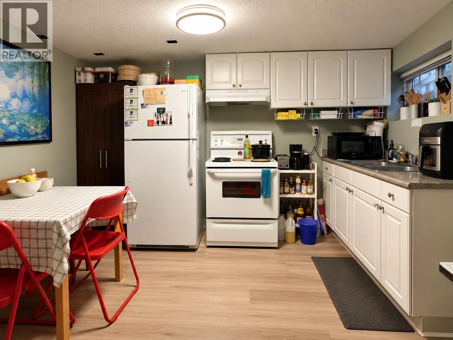 4676 Commercial Street Property Photo 8