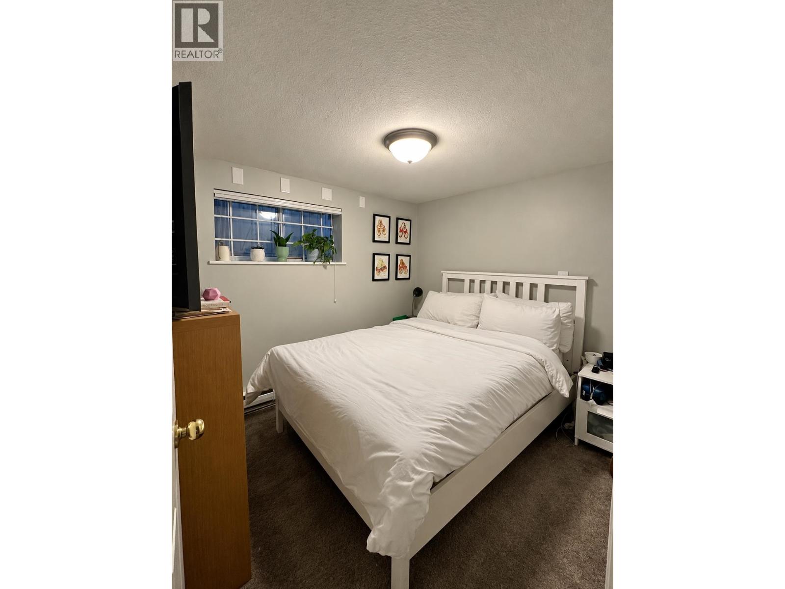 4676 Commercial Street Property Photo 9