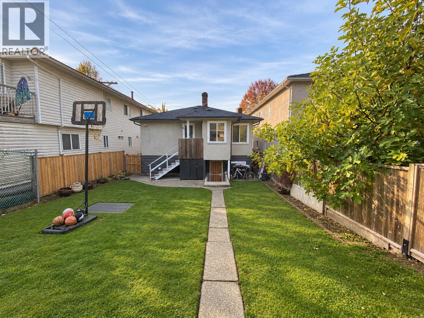 4676 Commercial Street Property Photo 12