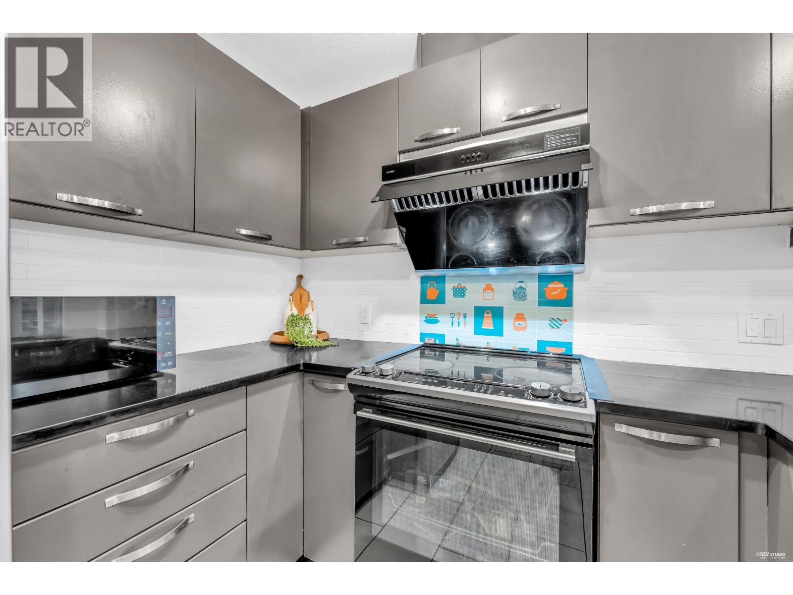 110 7488 Byrnepark Walk Property Photo 10