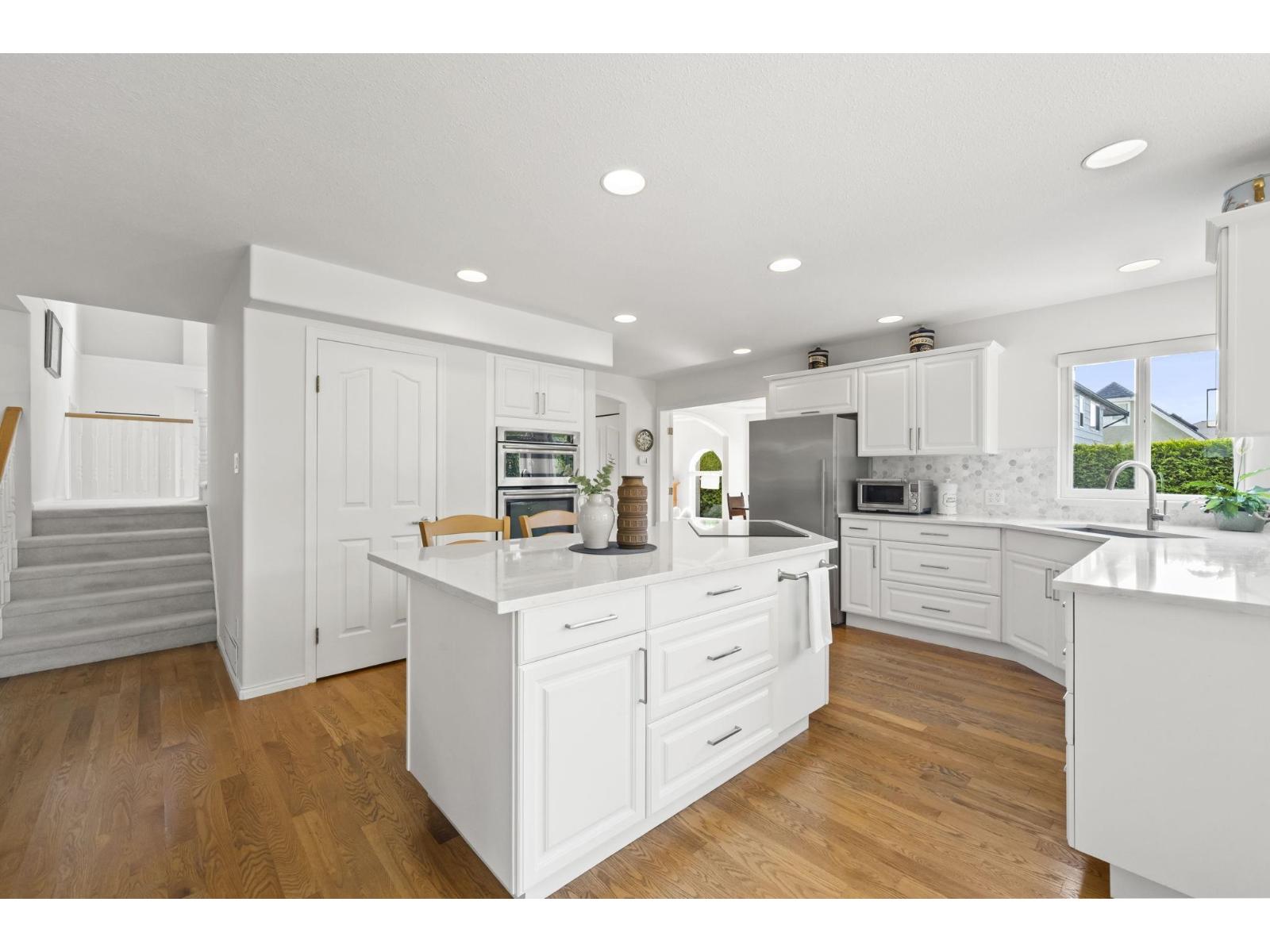 13473 14 Avenue Property Photo 11