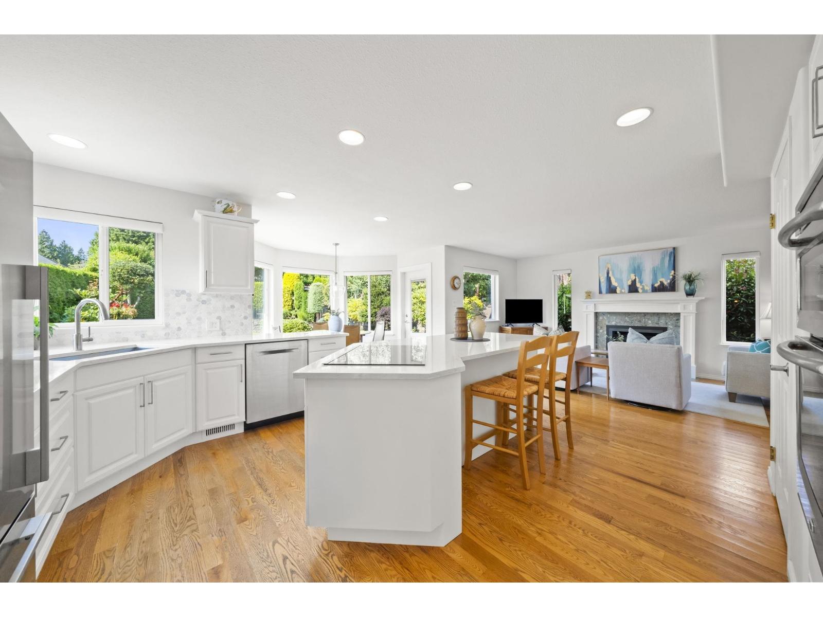 13473 14 Avenue Property Photo 12