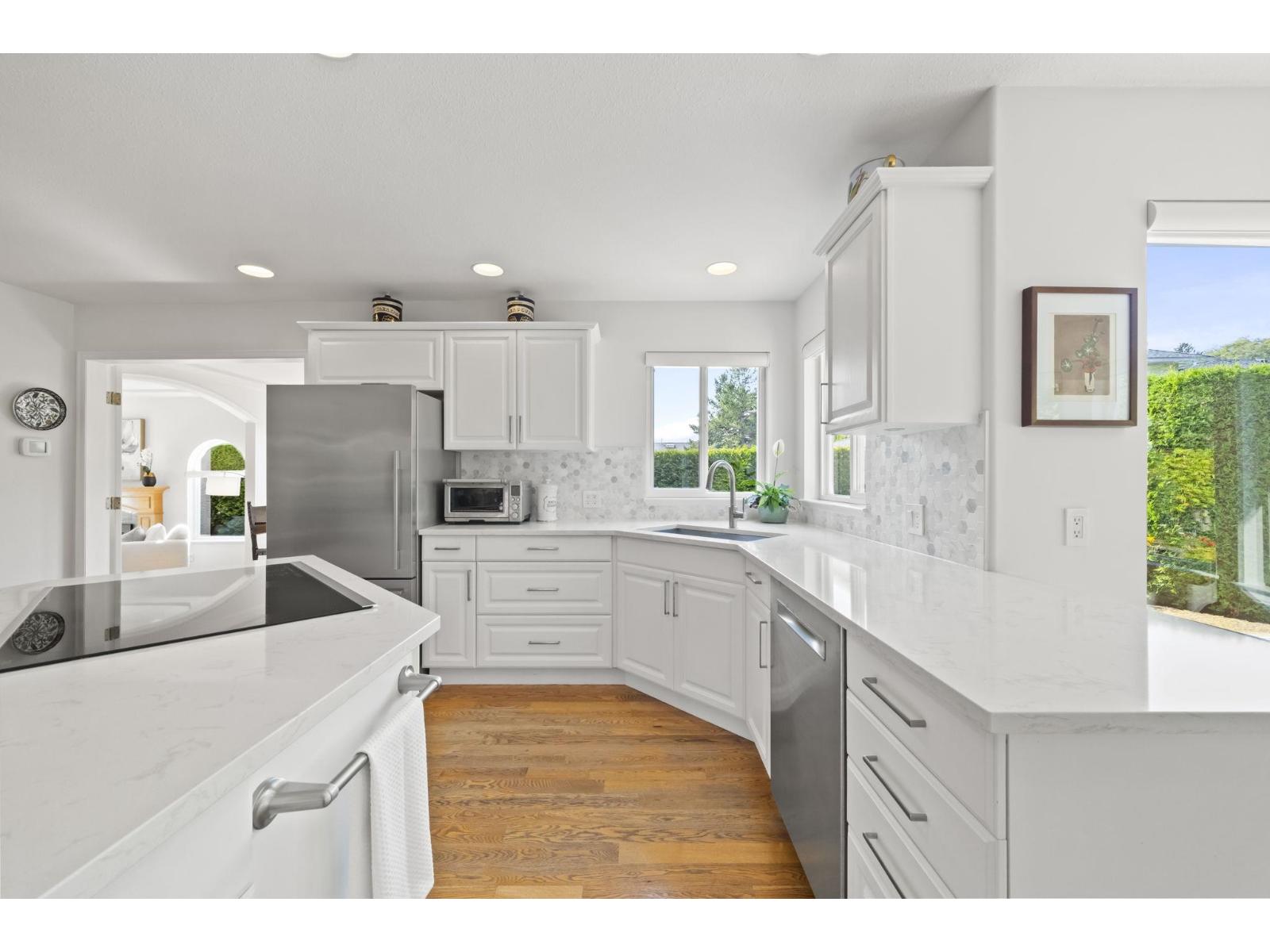 13473 14 Avenue Property Photo 13