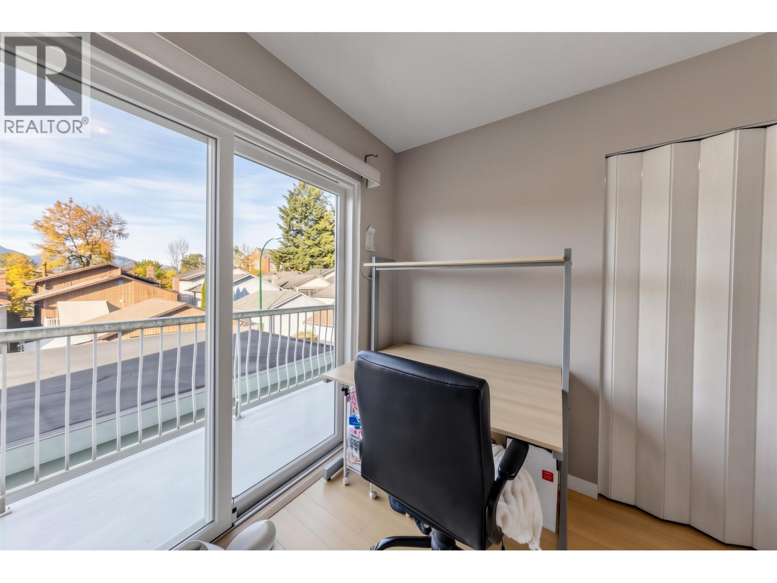 2553 E 22nd Avenue Property Photo 13