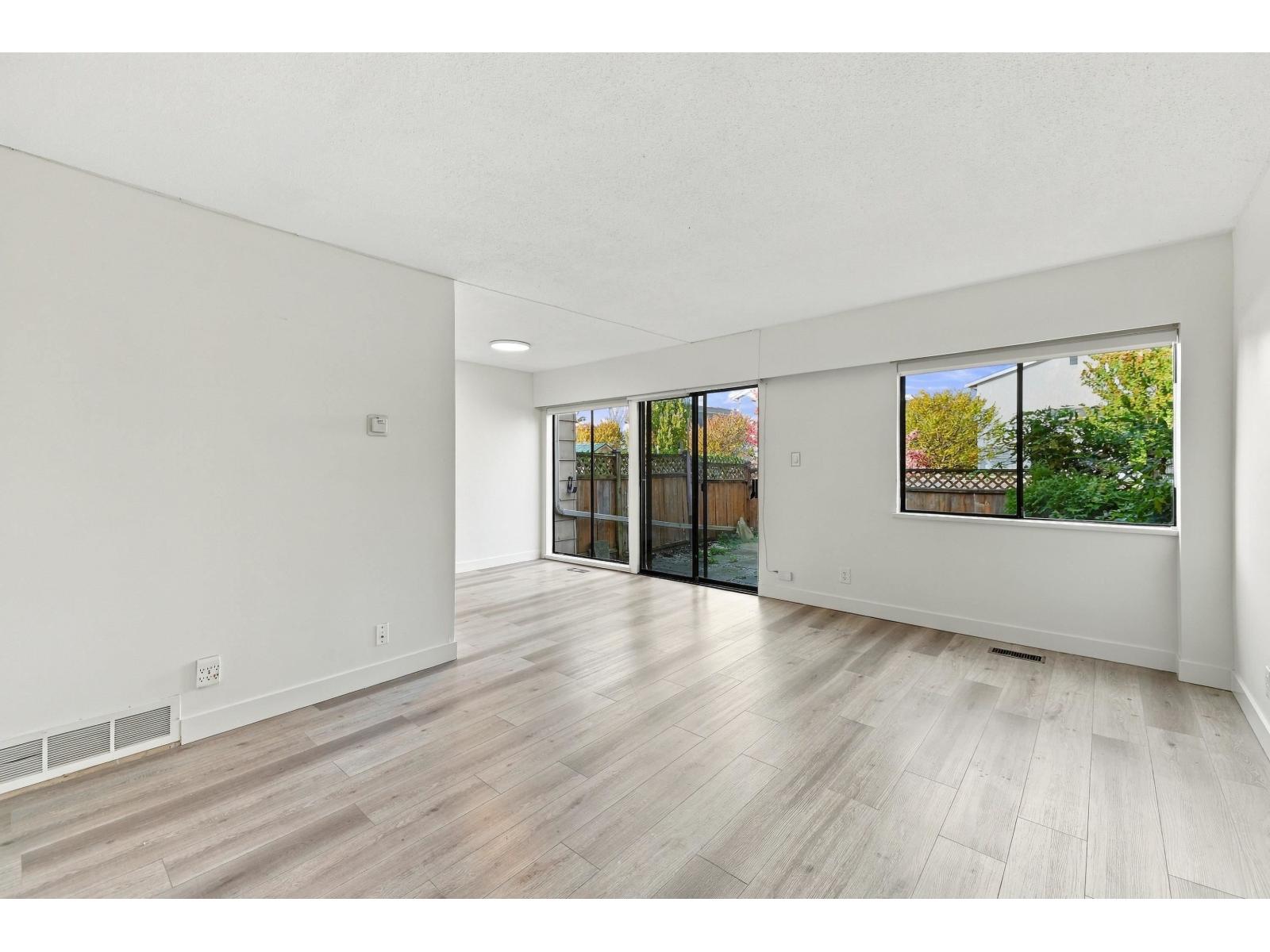 36 10565 153 Street Property Photo 4