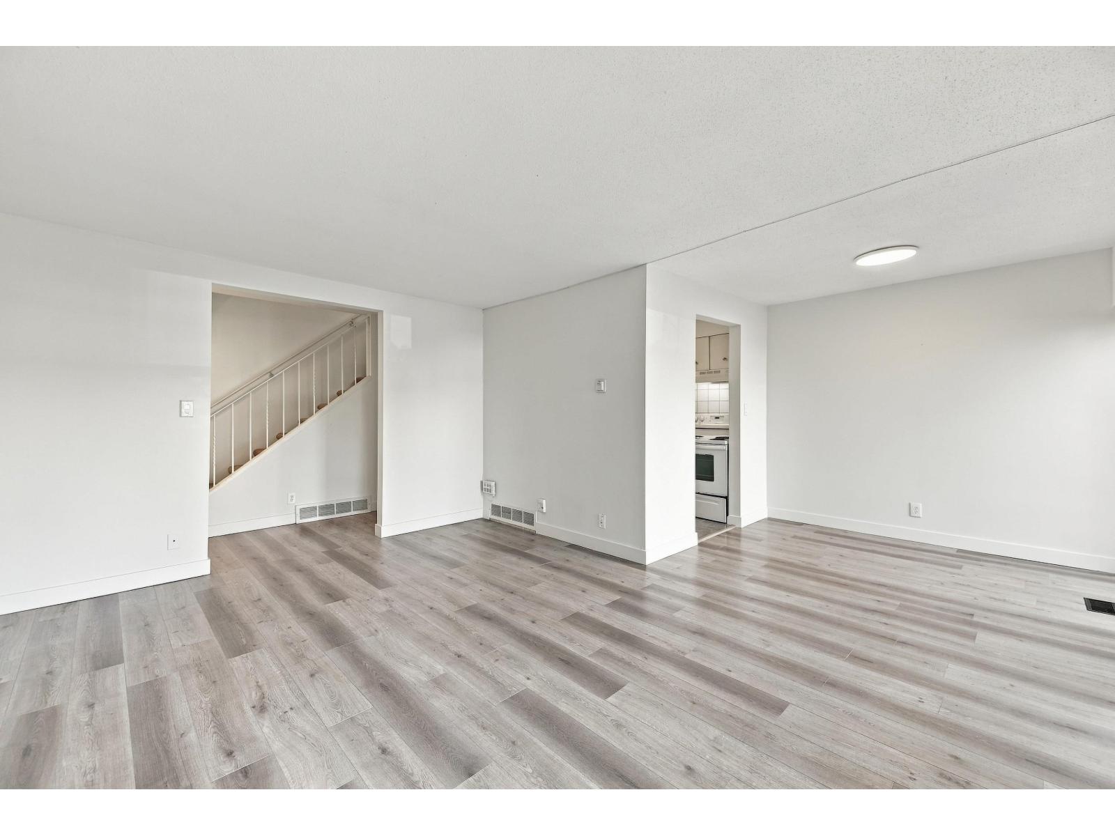 36 10565 153 Street Property Photo 8