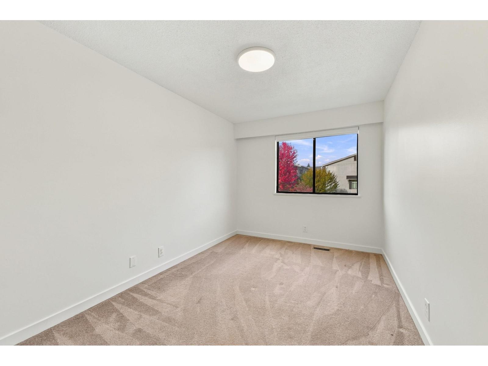 36 10565 153 Street Property Photo 22