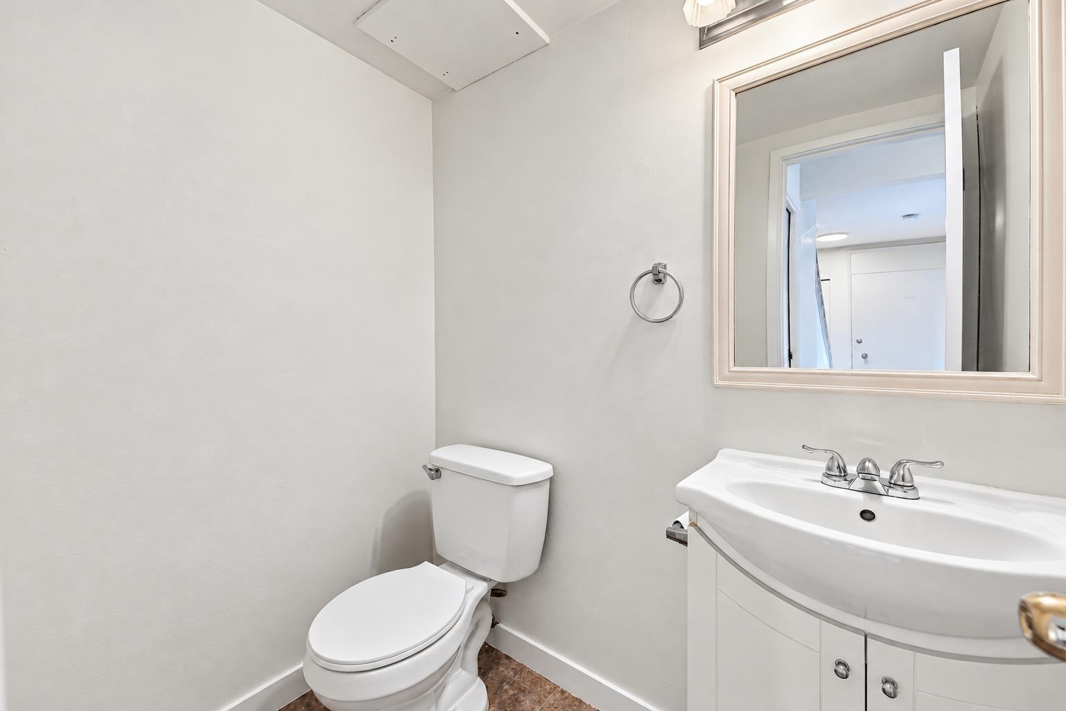 36 10565 153 Street Property Photo 25
