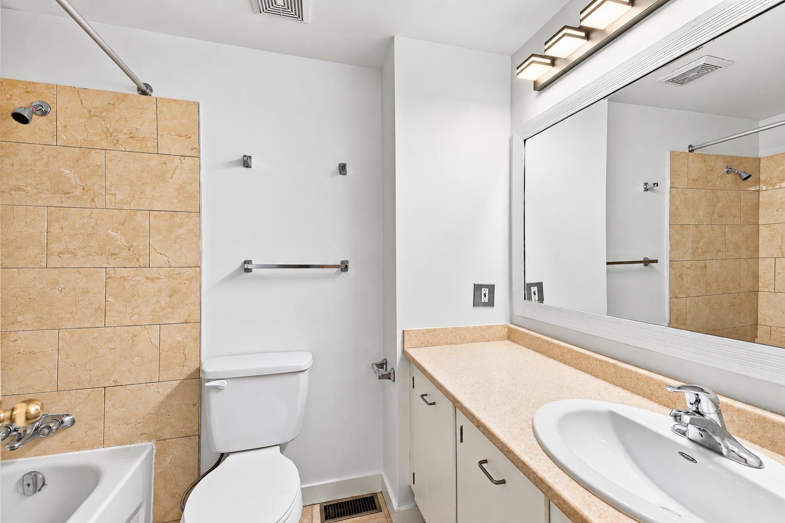 36 10565 153 Street Property Photo 26