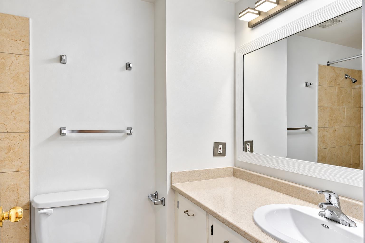 36 10565 153 Street Property Photo 28