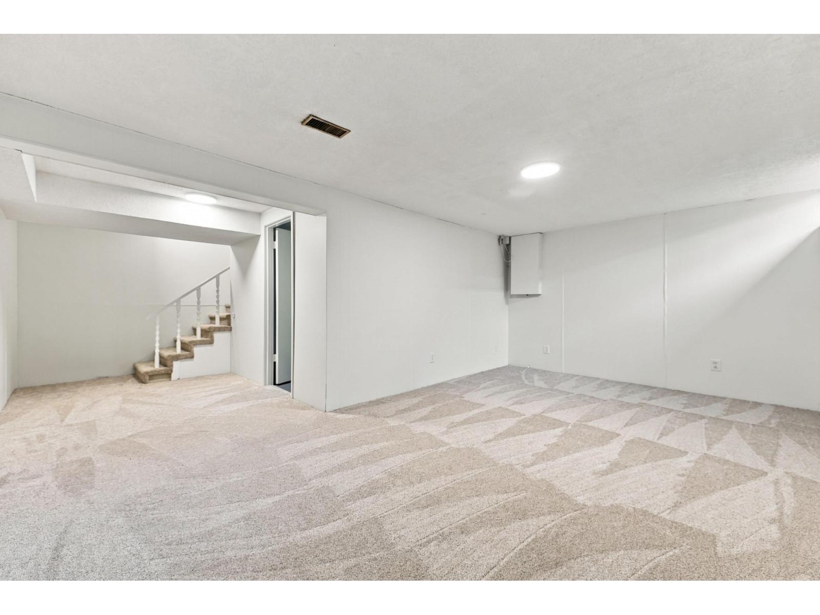 36 10565 153 Street Property Photo 32