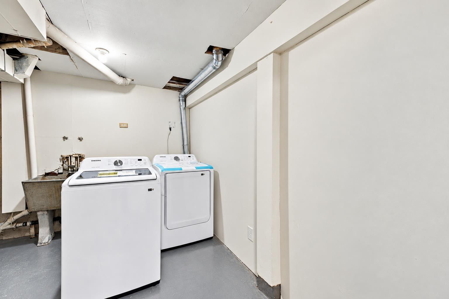 36 10565 153 Street Property Photo 33