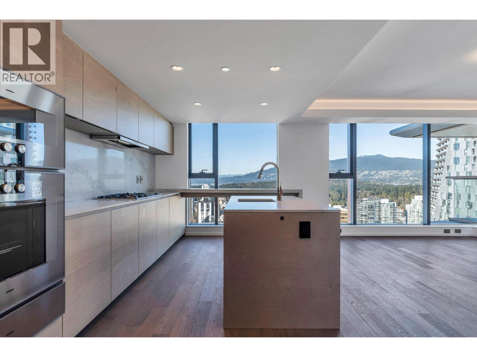 2502 1482 Robson Street Property Photo 2