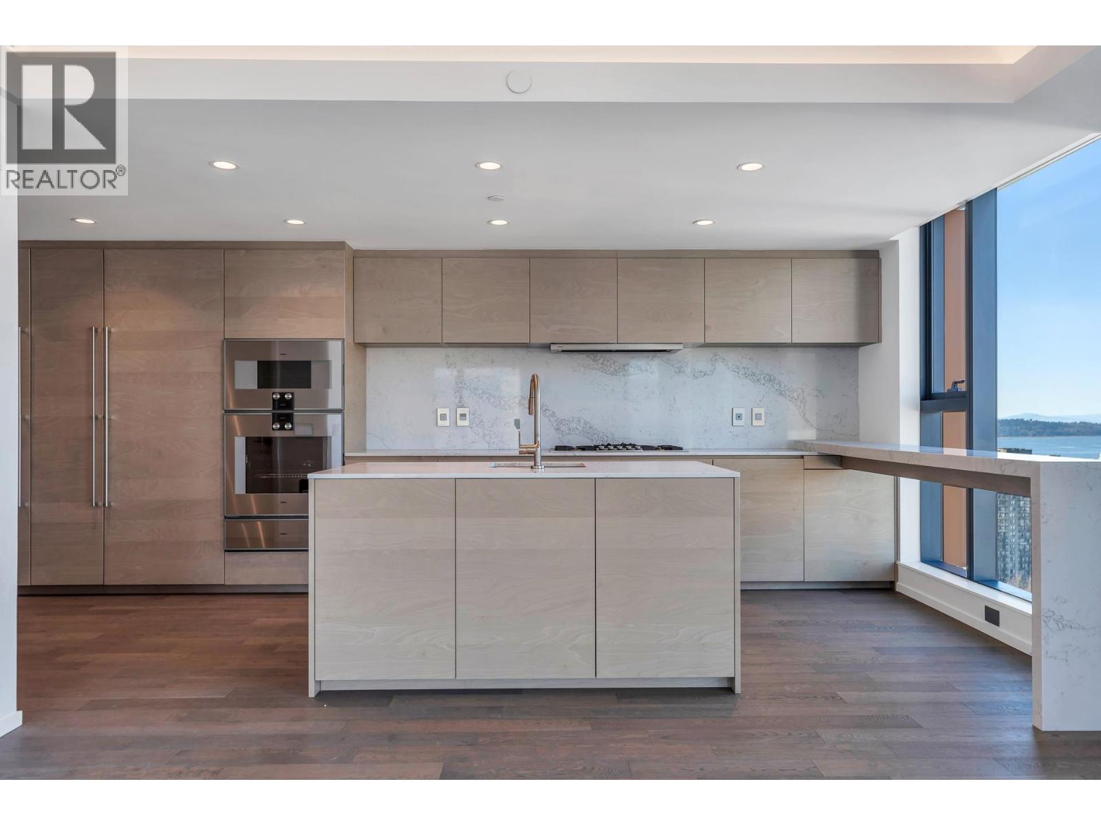 2502 1482 Robson Street Property Photo 3
