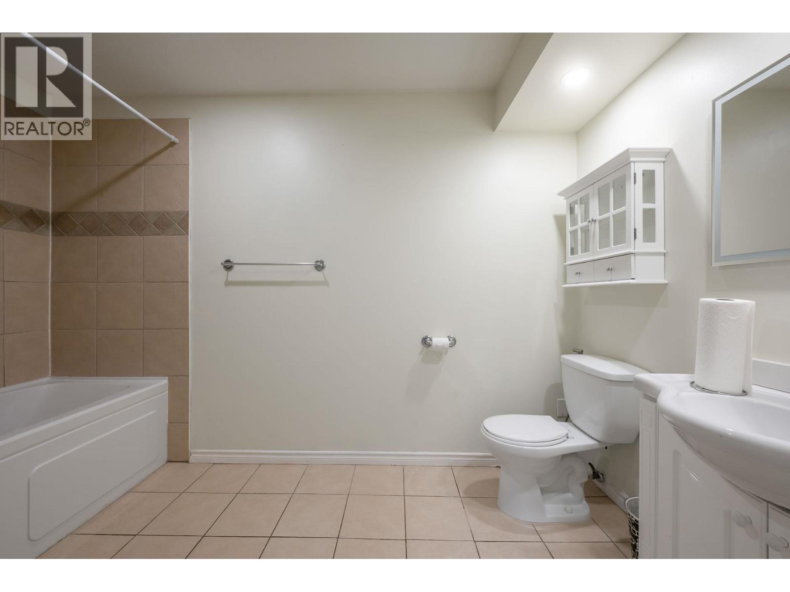 23710 110 Avenue Property Photo 32