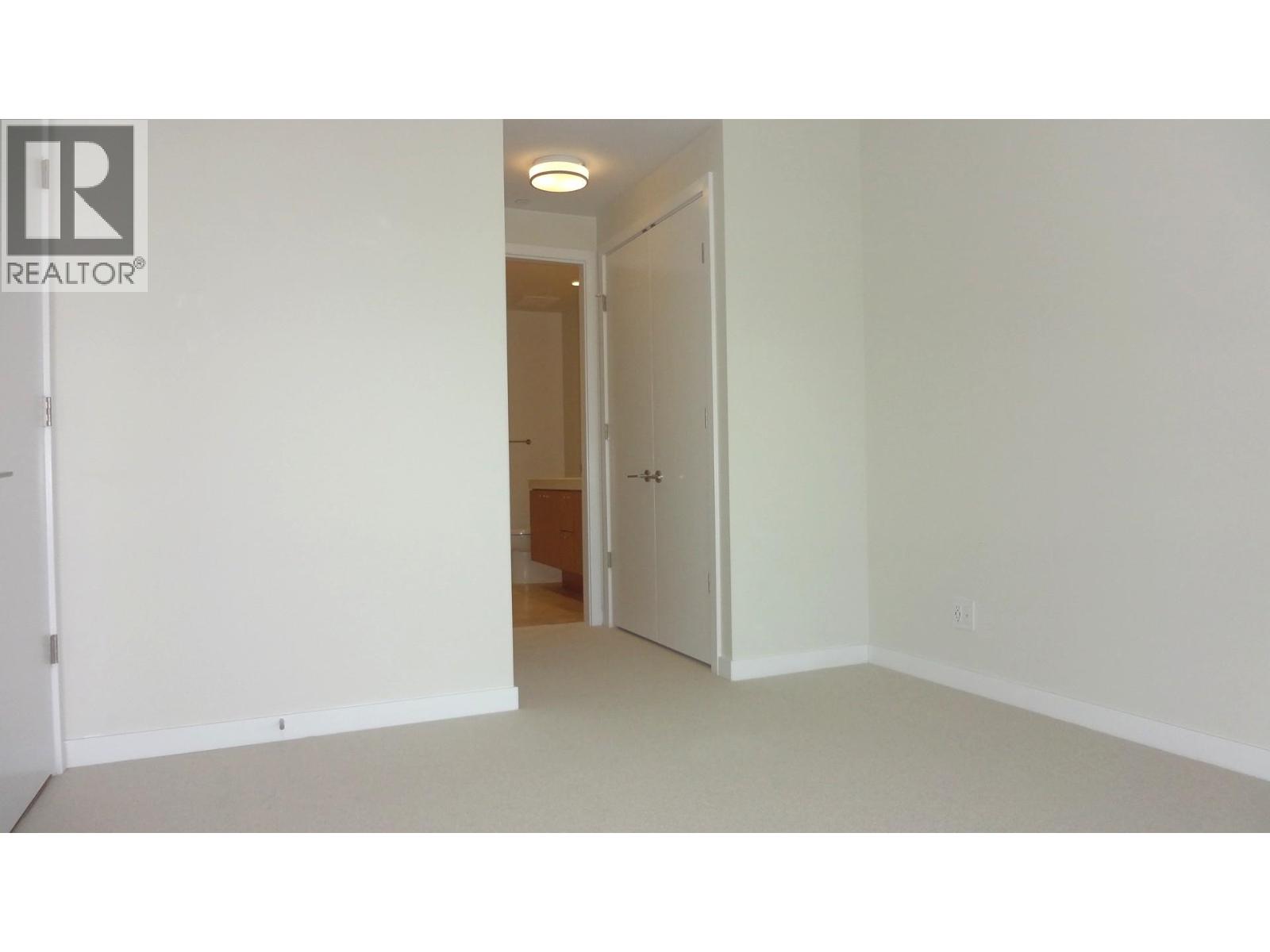 400 768 Arthur Erickson Place Property Photo 10