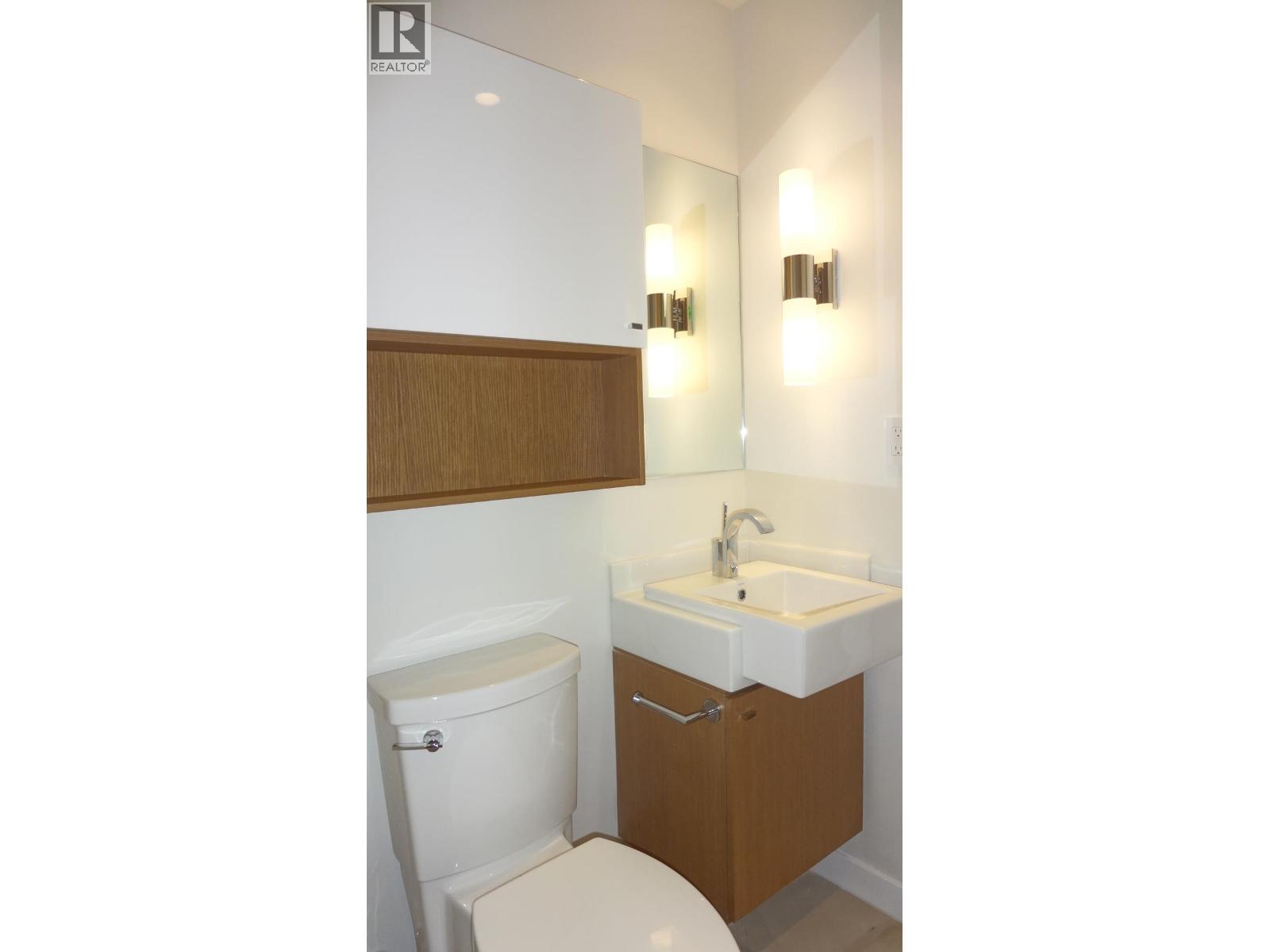 400 768 Arthur Erickson Place Property Photo 15