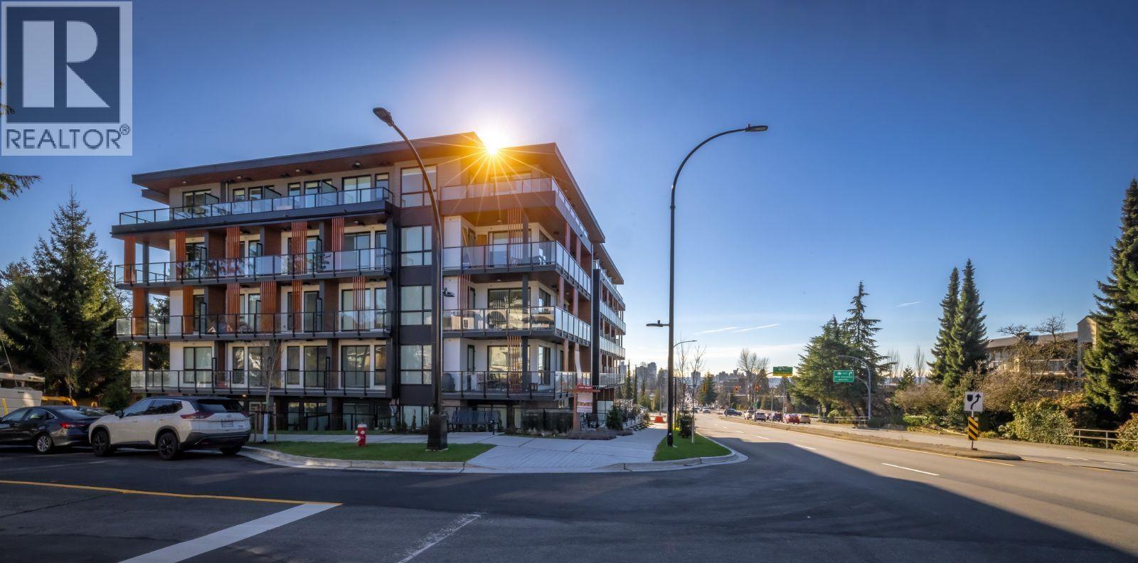 2590 Lonsdale Avenue Property Photo 1