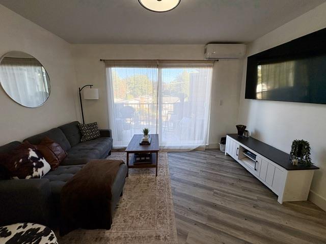 424 2565 Campbell Avenue Property Photo 4