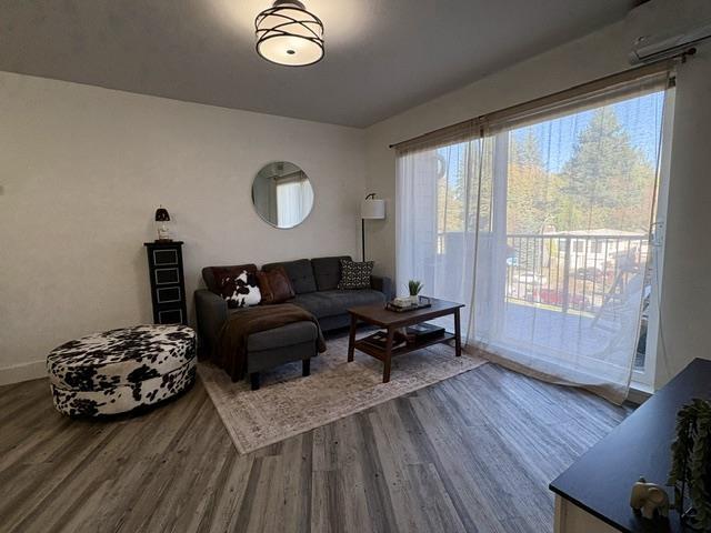 424 2565 Campbell Avenue Property Photo 5