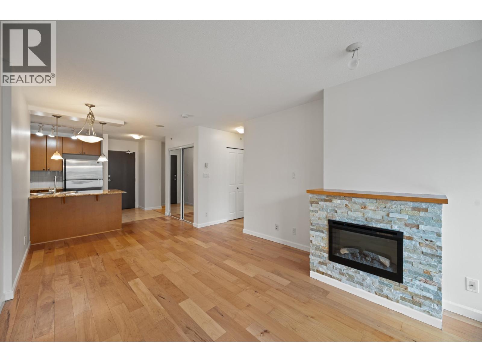 508 610 Victoria Street Property Photo 3