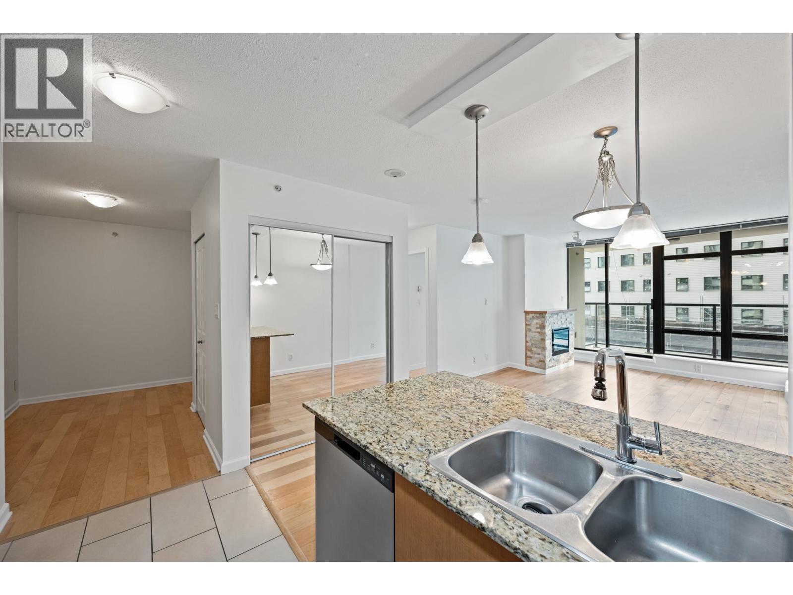 508 610 Victoria Street Property Photo 7