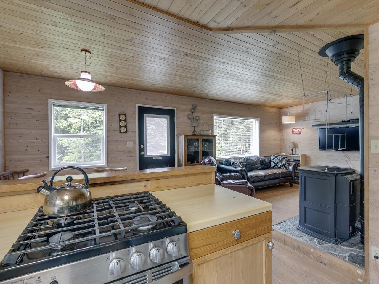 46880 Sakwi Creek Road Property Photo 11