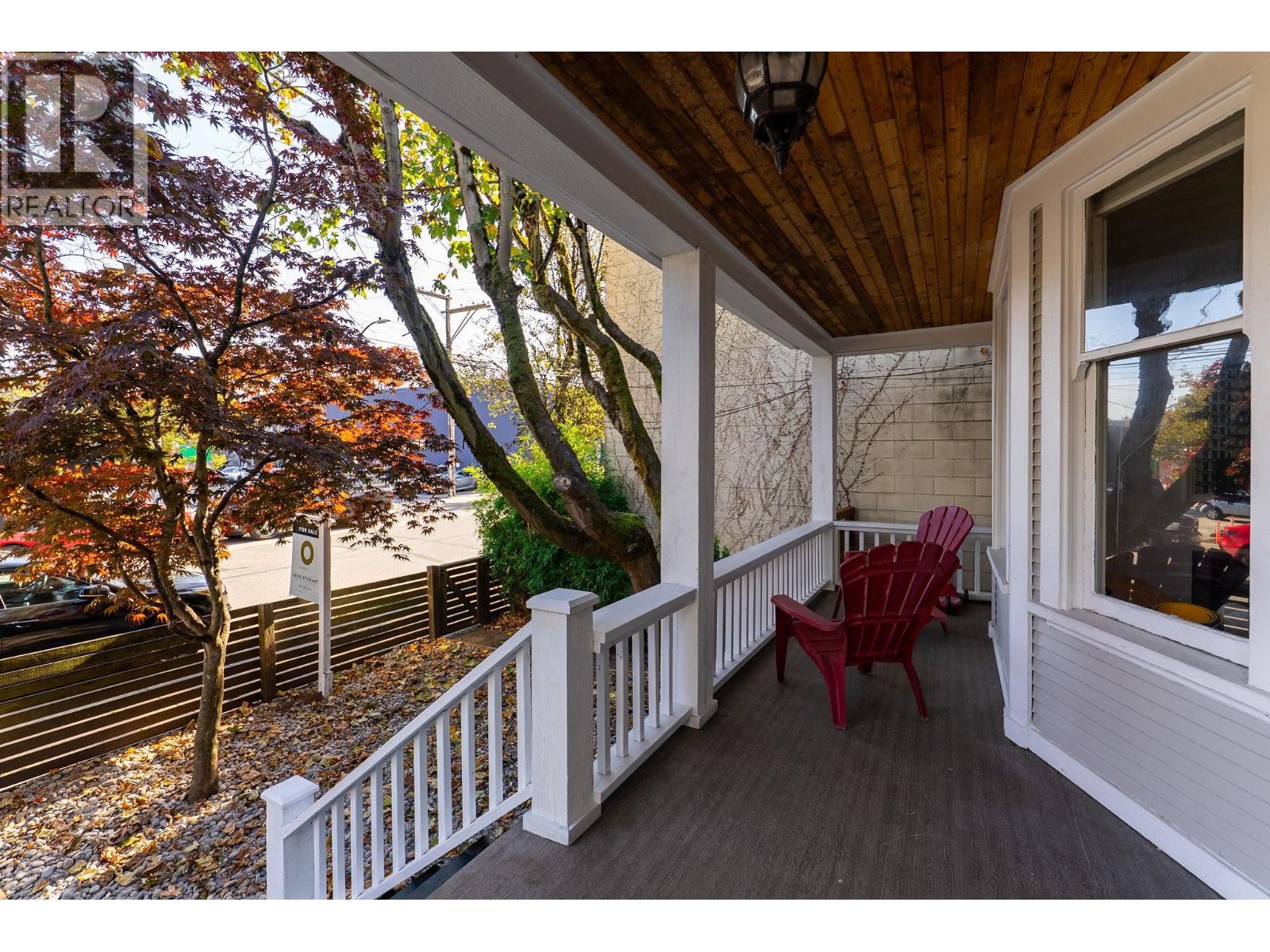 2115 Columbia Street Property Photo 2