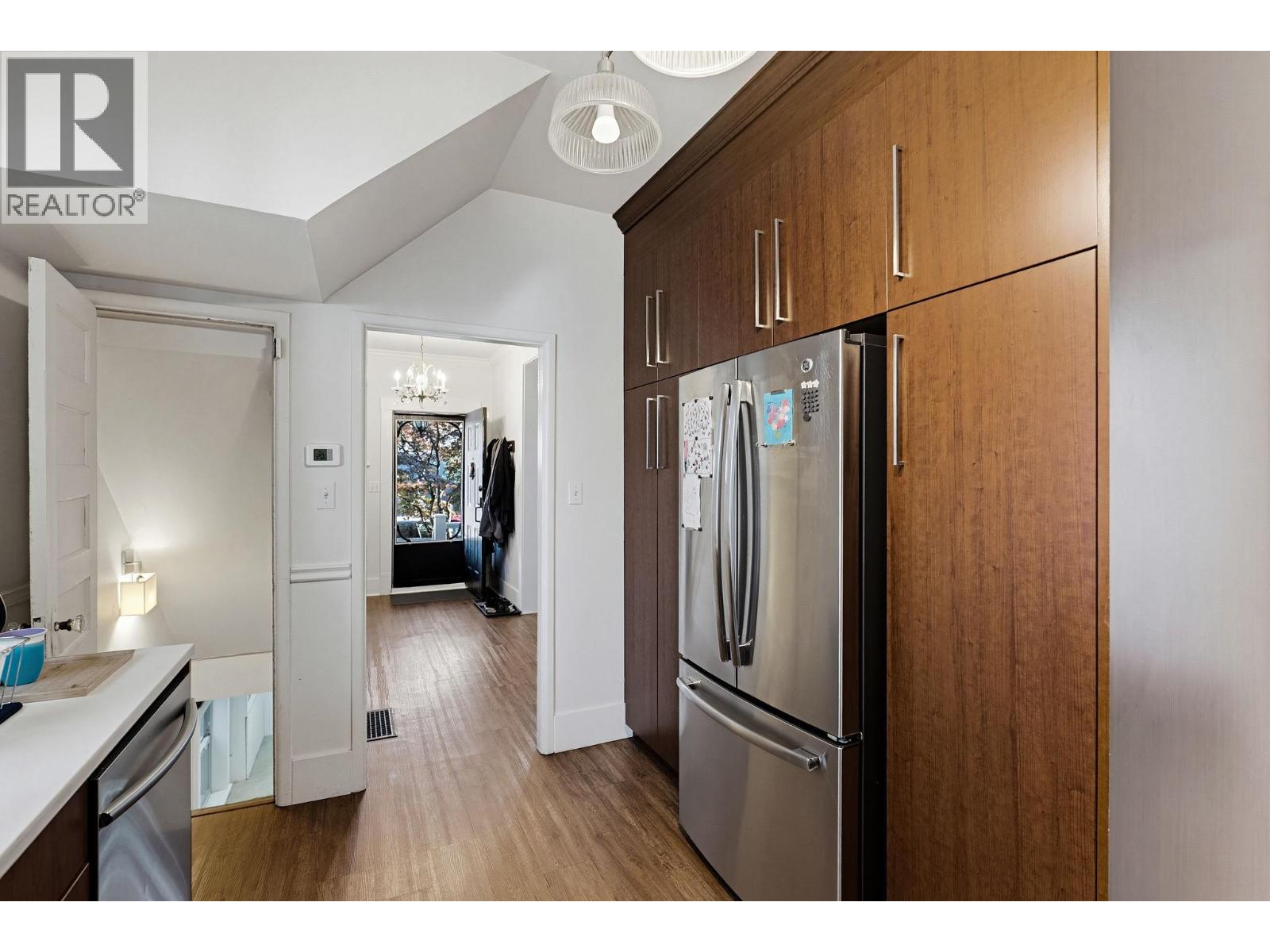 2115 Columbia Street Property Photo 14