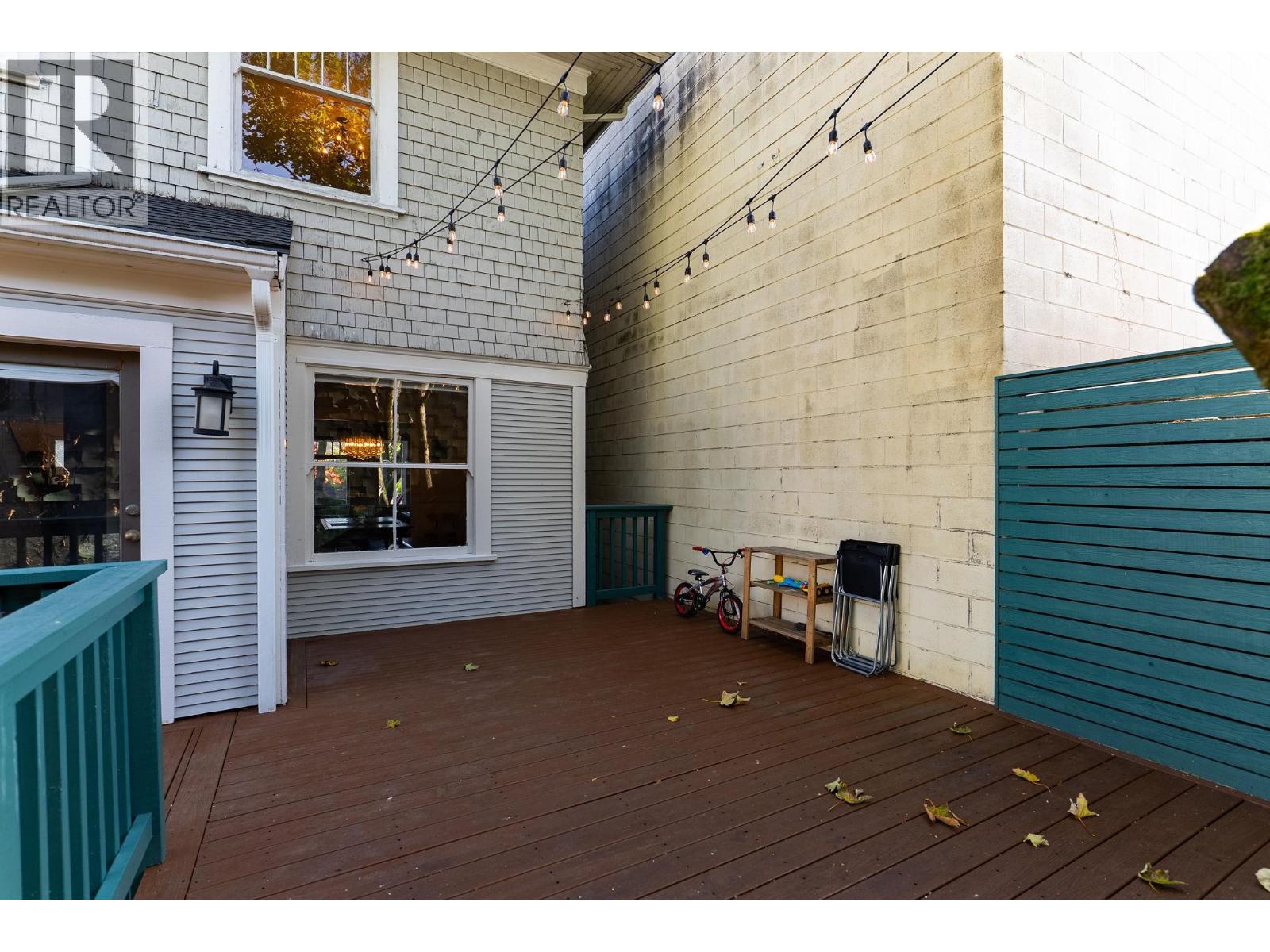 2115 Columbia Street Property Photo 17