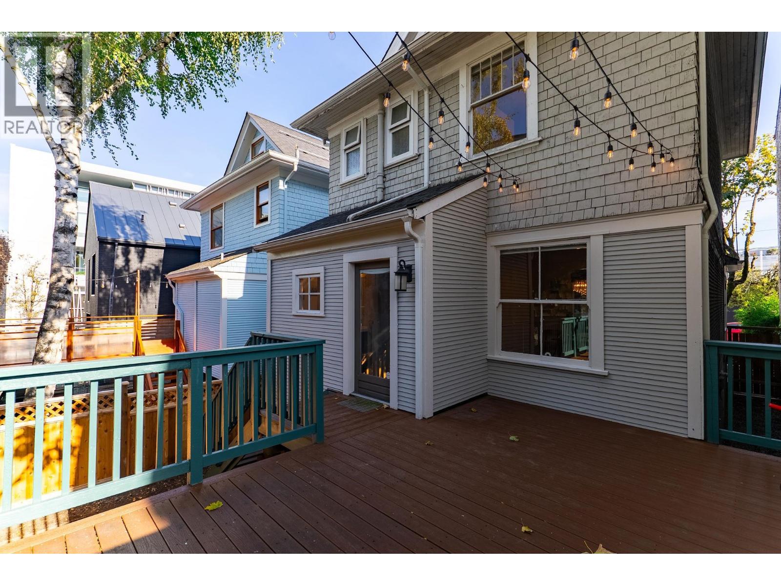 2115 Columbia Street Property Photo 18