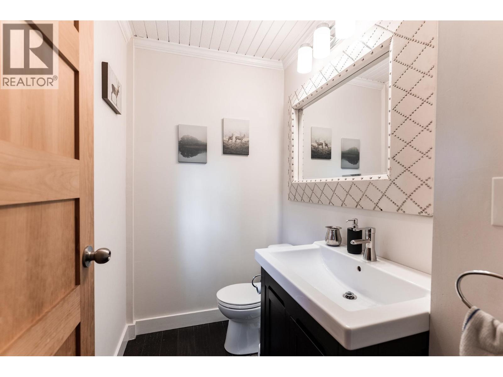 2115 Columbia Street Property Photo 20