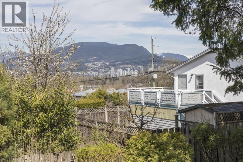 1470 June Crescent Property Photo 1